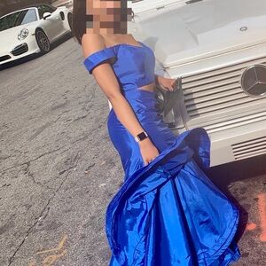 Elegant Blue Off-Shoulder Prom Dress